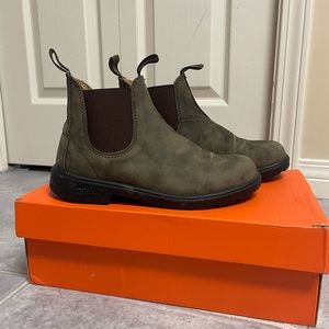 Brown Blundstones